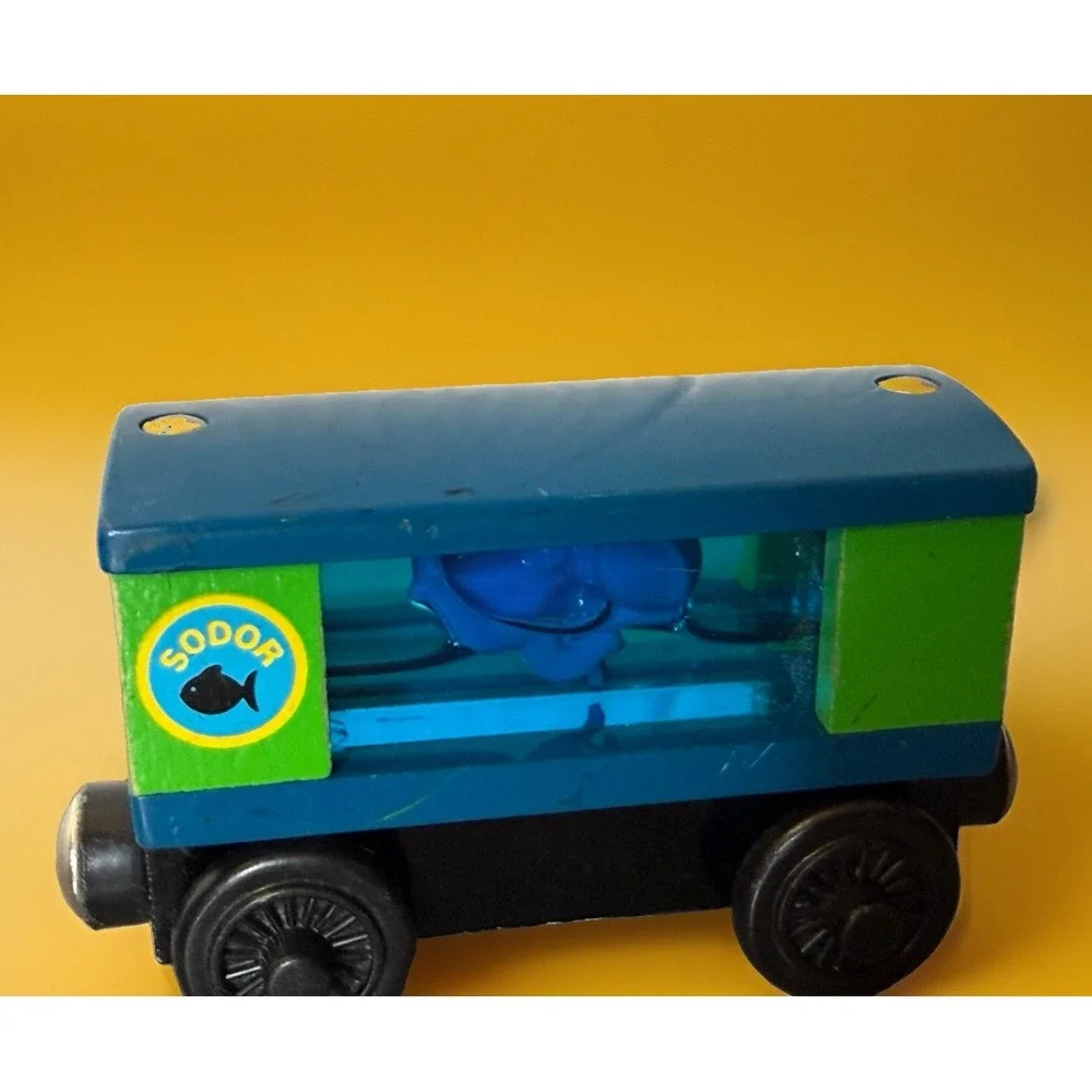 VTG Lot 3 Thomas Wooden Train Aquarium 2 Shark & 1 Octopus Car 2002 Tankers